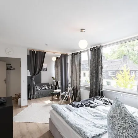 - New York In The Heart Of - Betten & Sofa - 5 Mins Station Hbf - Big Tv & Wifi - 公寓