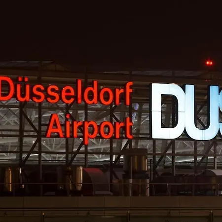 - New York In The Heart Of - Betten & Sofa - 5 Mins Station Hbf - Big Tv & Wifi - Duisburg