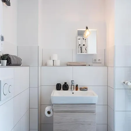 - New York In The Heart Of - Betten & Sofa - 5 Mins Station Hbf - Big Tv & Wifi - Lägenhet