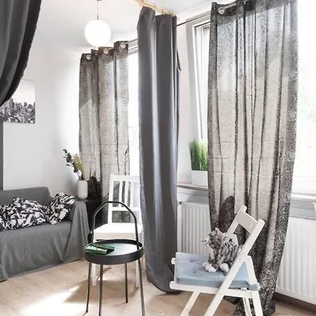 - New York In The Heart Of - Betten & Sofa - 5 Mins Station Hbf - Big Tv & Wifi - 杜伊斯堡