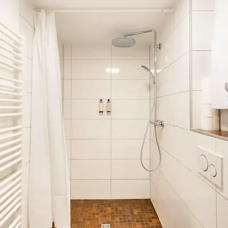 - New York In The Heart Of - Betten & Sofa - 5 Mins Station Hbf - Big Tv & Wifi -