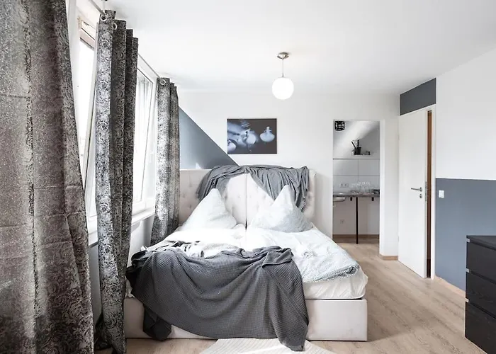 Apartment - New York In The Heart Of - Betten & Sofa - 5 Mins Station Hbf - Big Tv & Wifi -