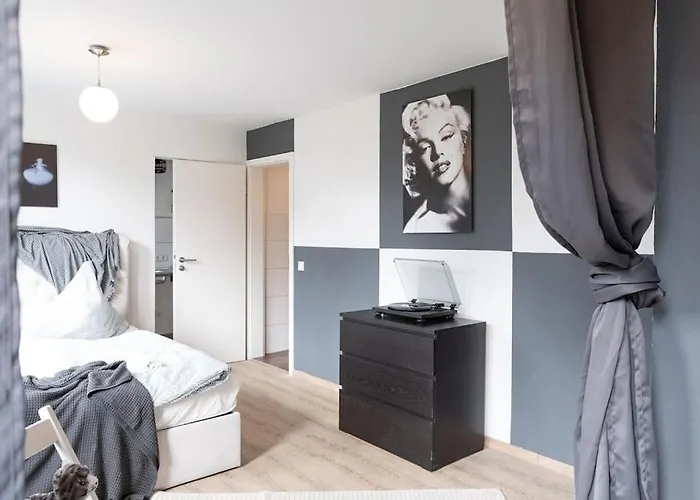 - New York In The Heart Of - Betten & Sofa - 5 Mins Station Hbf - Big Tv & Wifi - Apartment *