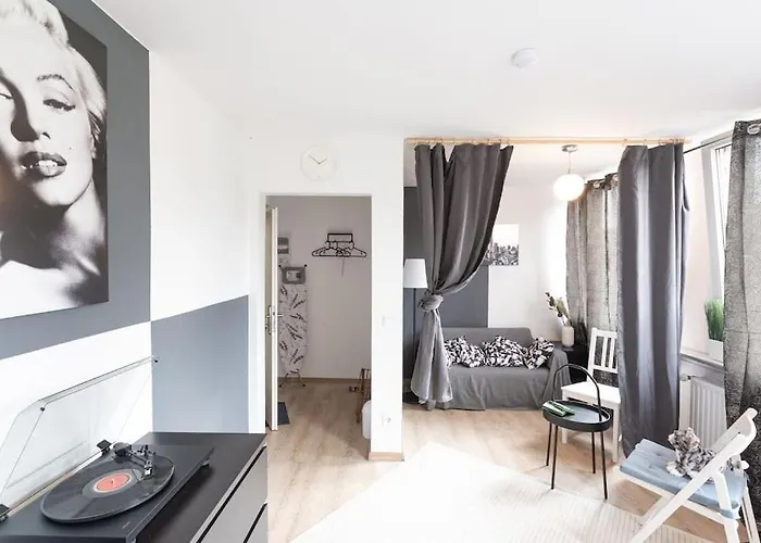 - New York In The Heart Of - Betten & Sofa - 5 Mins Station Hbf - Big Tv & Wifi - Apartment Duisburg