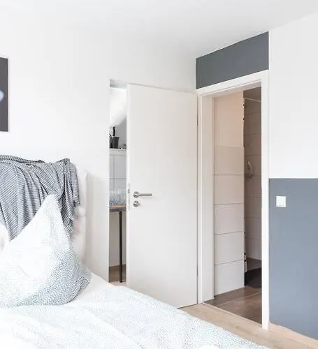 - New York In The Heart Of - Betten & Sofa - 5 Mins Station Hbf - Big Tv & Wifi -