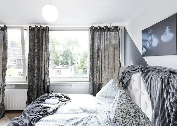 - New York In The Heart Of - Betten & Sofa - 5 Mins Station Hbf - Big Tv & Wifi - Duisburg