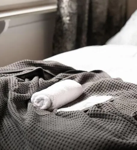 Apartment - New York In The Heart Of - Betten & Sofa - 5 Mins Station Hbf - Big Tv & Wifi -