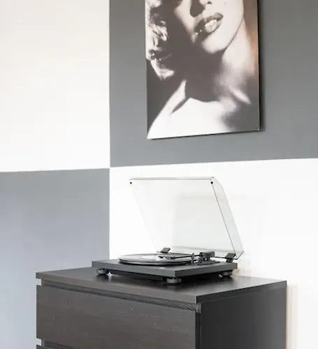 - New York In The Heart Of - Betten & Sofa - 5 Mins Station Hbf - Big Tv & Wifi - *